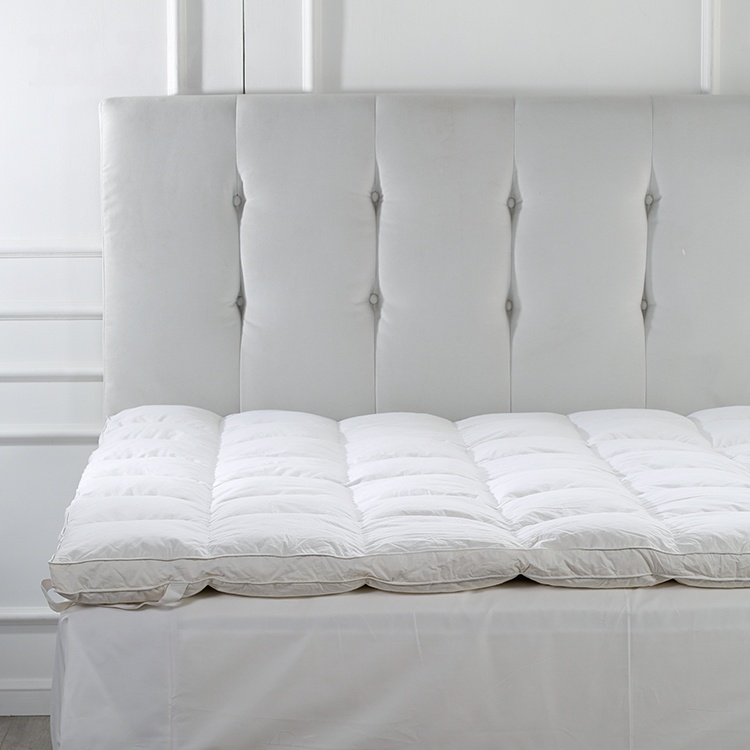 Queen Size Quilted Water Proof Bed Protector Mattress Cover For Hotel