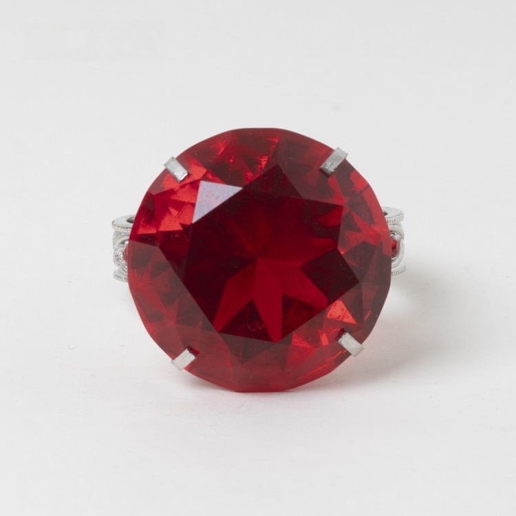 Elegant Gemstone Decor Napkin Ring