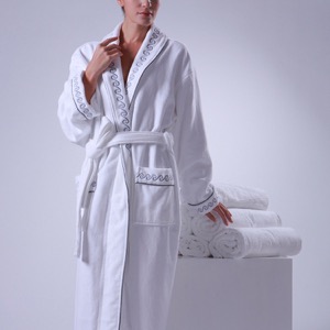 Luxury Hotel Embroidery Logo Coral Fleece Pure cotton Women Bathrobe