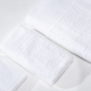 Customized Cotton Wyndham Grand Hotel Dobby Border Bath Towel Embroidered Black