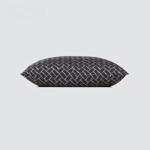 Decoration Cushion 5 Star Hotel Bed Runners And Cushions For Hotels