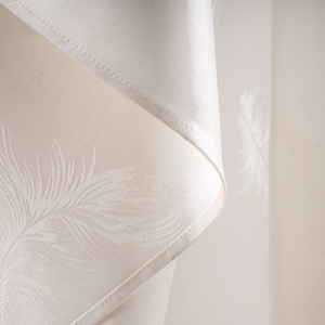 Premium Banquet Tablecloth With Exquisite Feather Embroidery